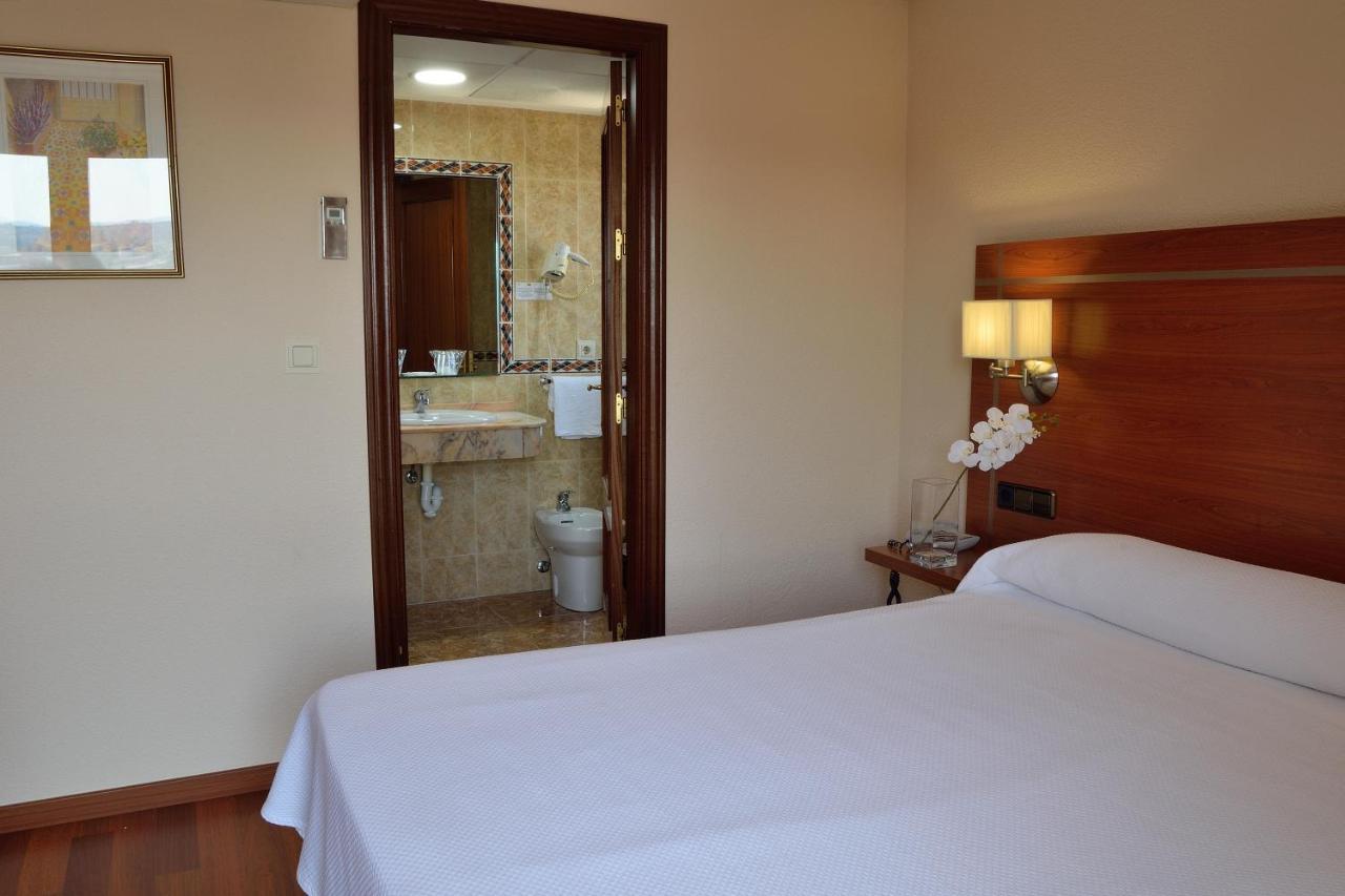 Hotel Mari Carmen Guadix Kültér fotó