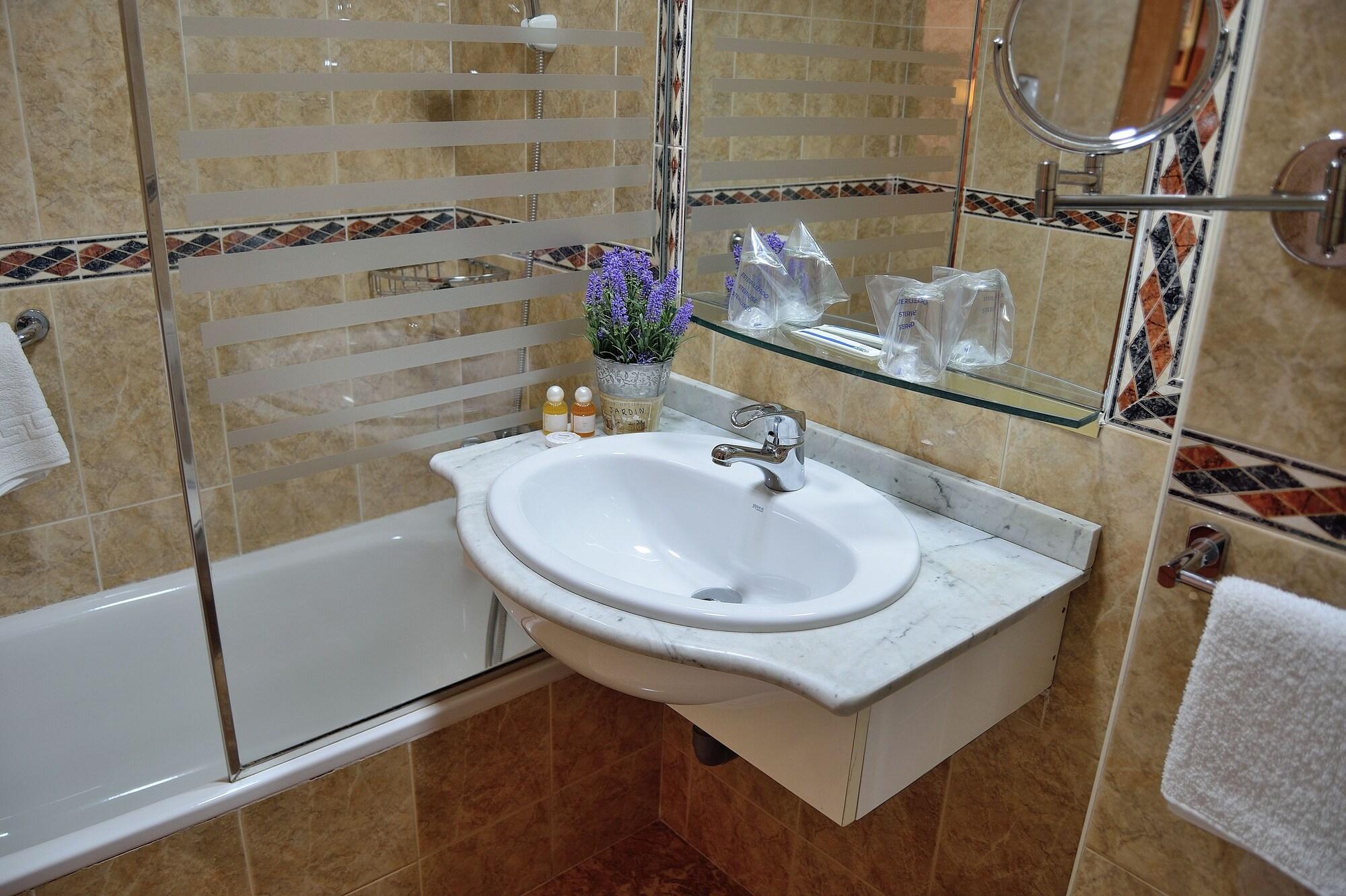 Hotel Mari Carmen Guadix Kültér fotó