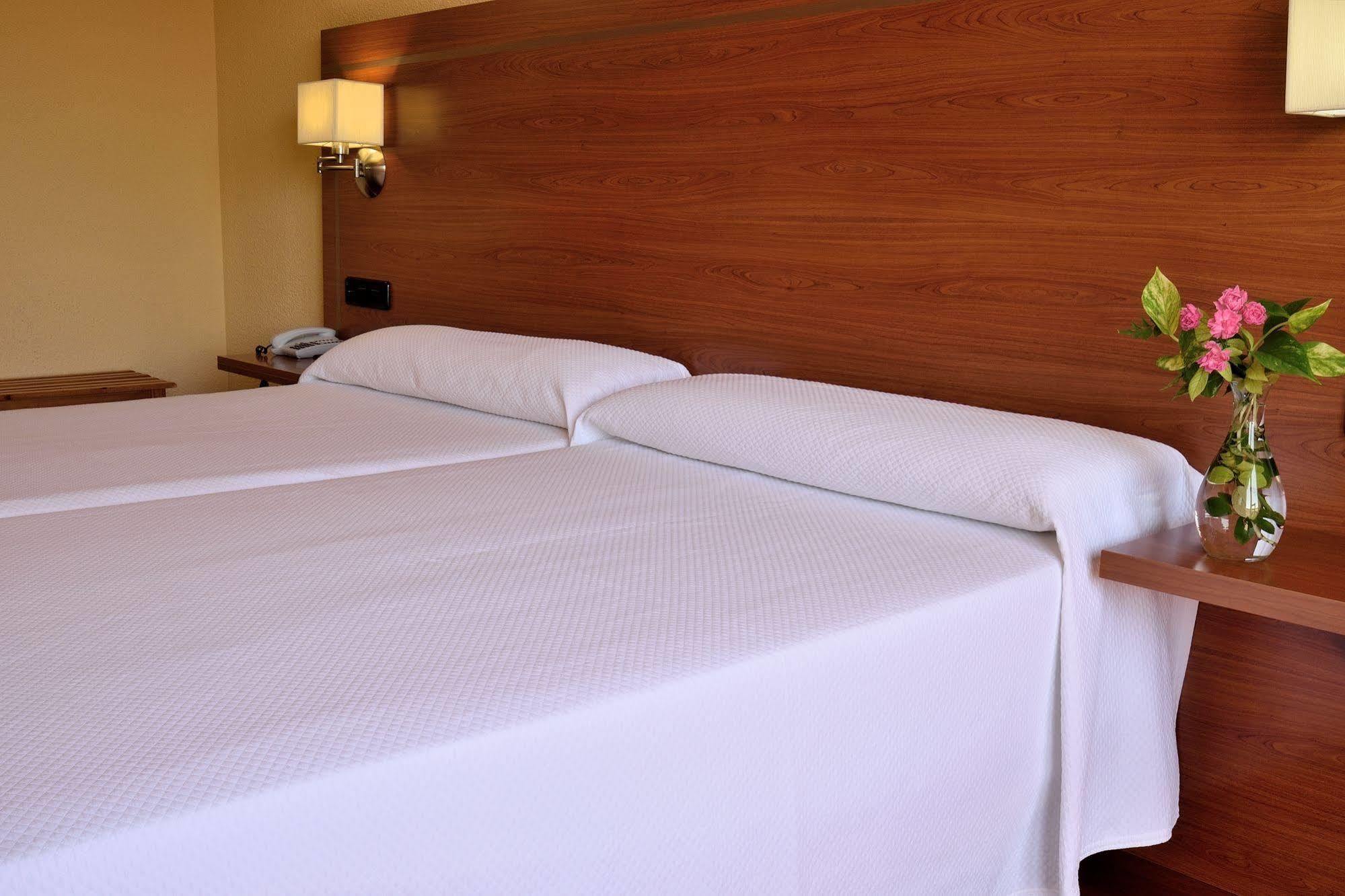 Hotel Mari Carmen Guadix Kültér fotó